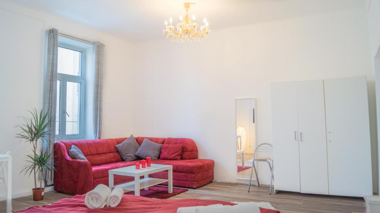 Spacious Shared Apartment Schoenbrunn Wien Eksteriør billede