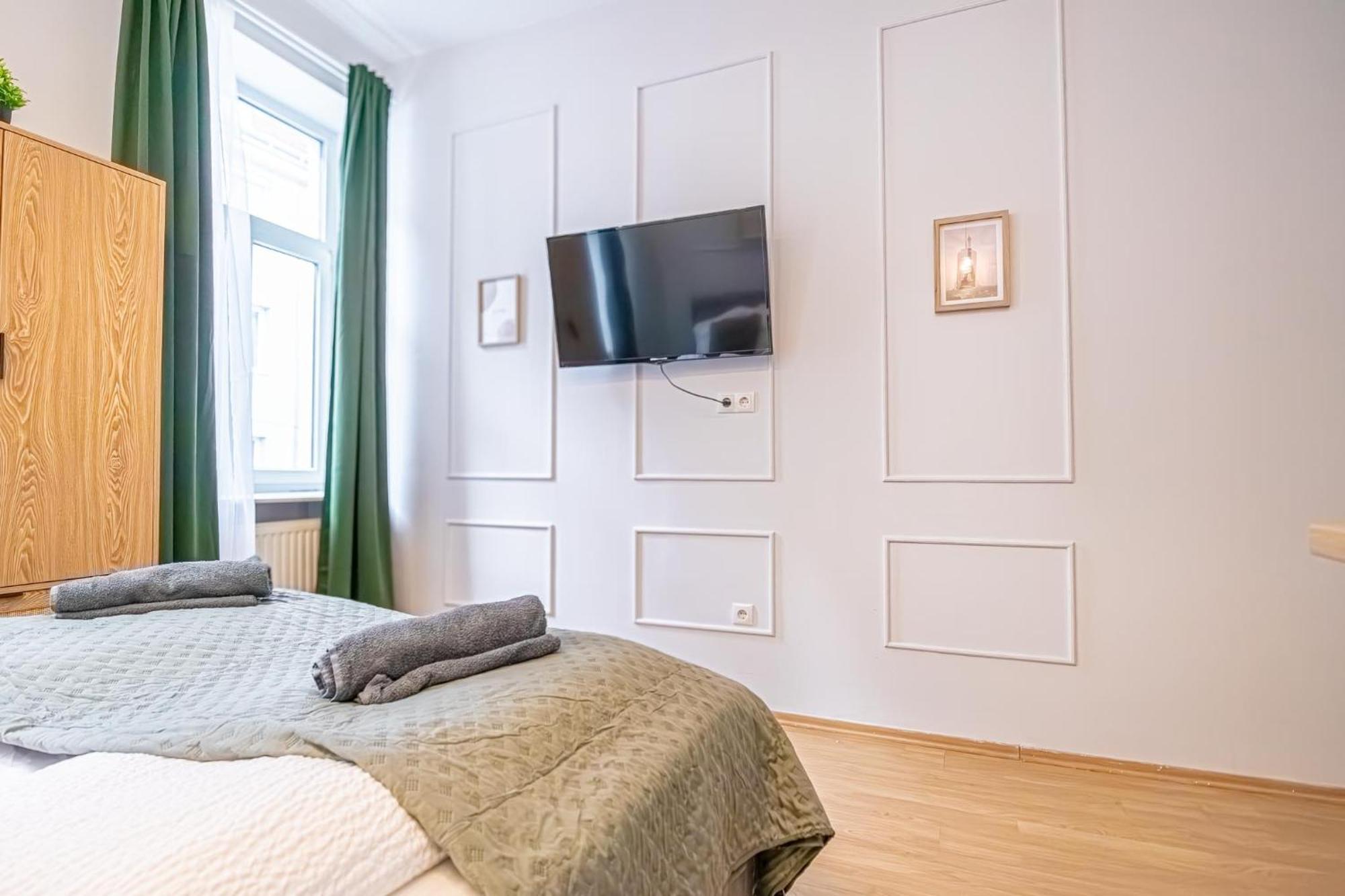 Spacious Shared Apartment Schoenbrunn Wien Eksteriør billede