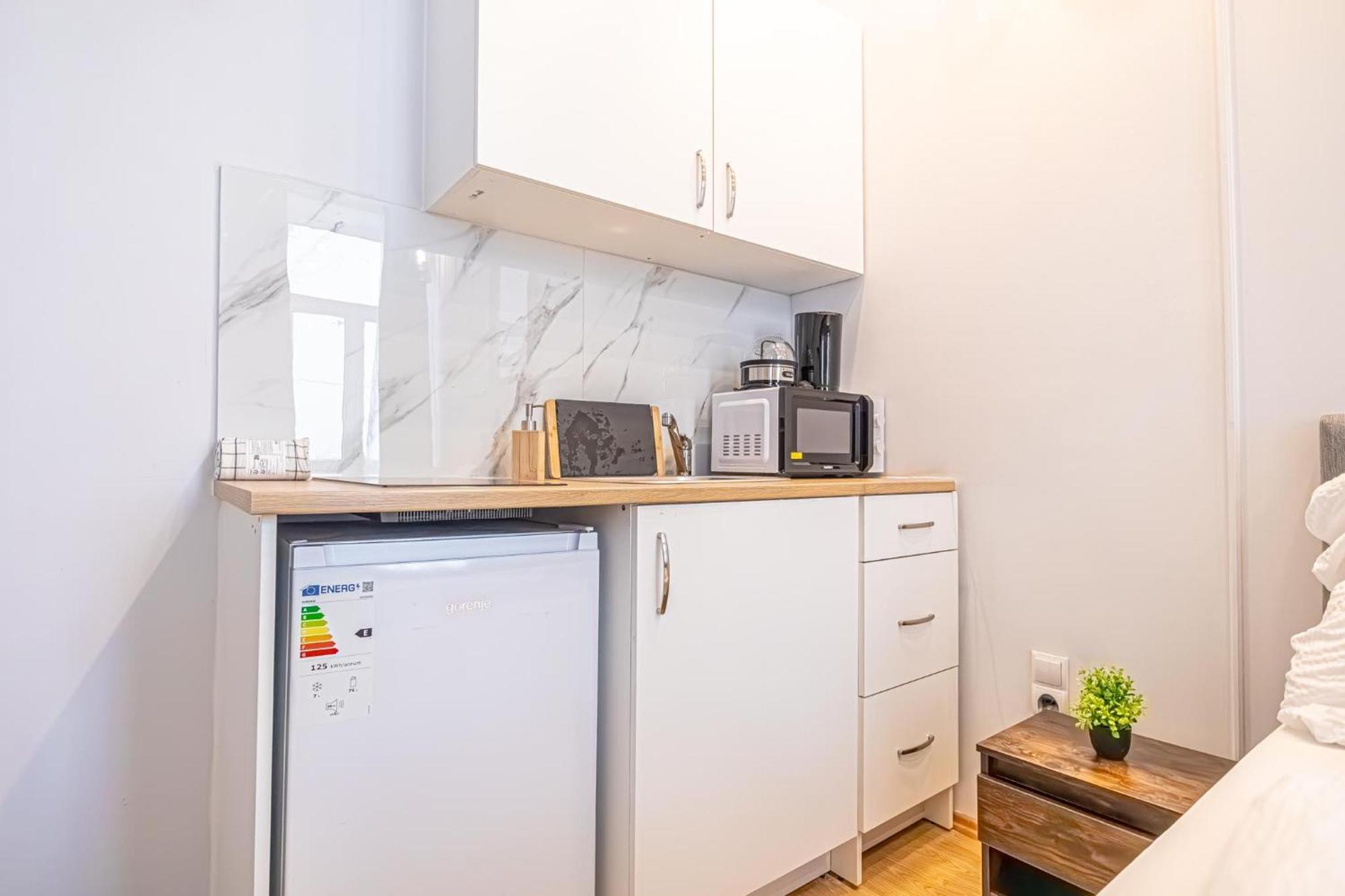 Spacious Shared Apartment Schoenbrunn Wien Eksteriør billede