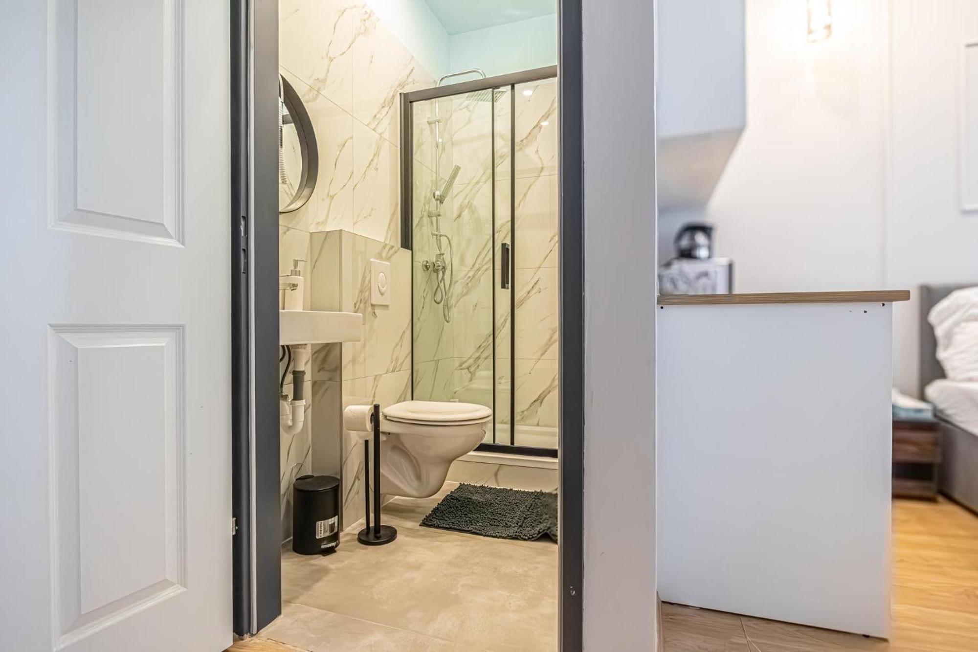 Spacious Shared Apartment Schoenbrunn Wien Eksteriør billede